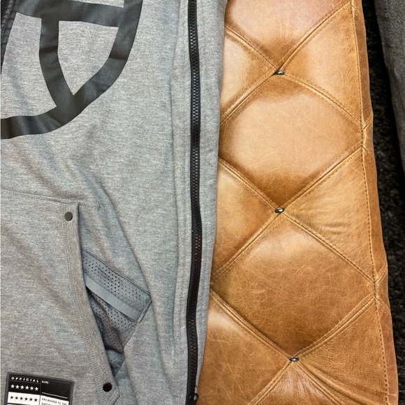 XL Basketball Shooting hoodie - Picture 7 of 8